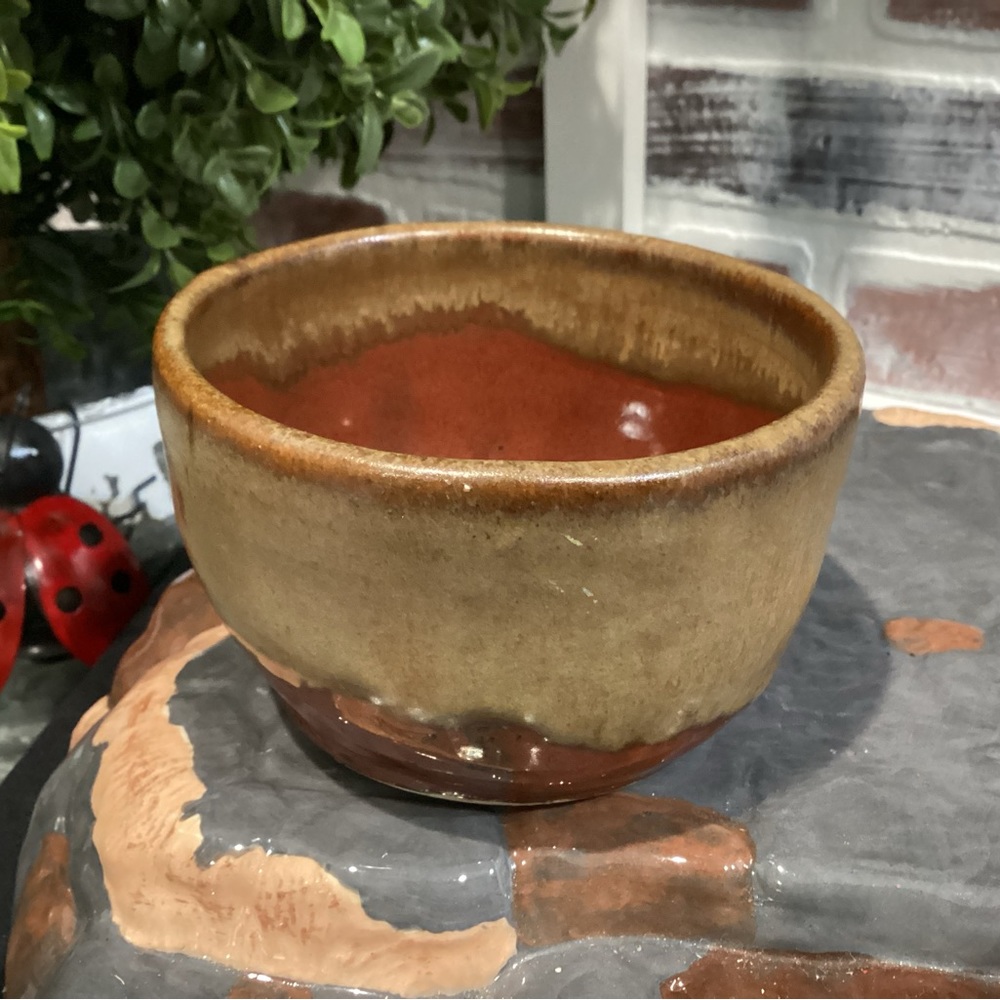 🟤 Beautifully hand crafted ceramic decor piece in extremely gently used